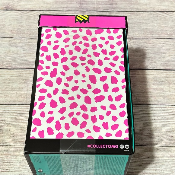 LOL Surprise! OMG Diva Family with 45 Surprises NEW - Picture 3 of 11